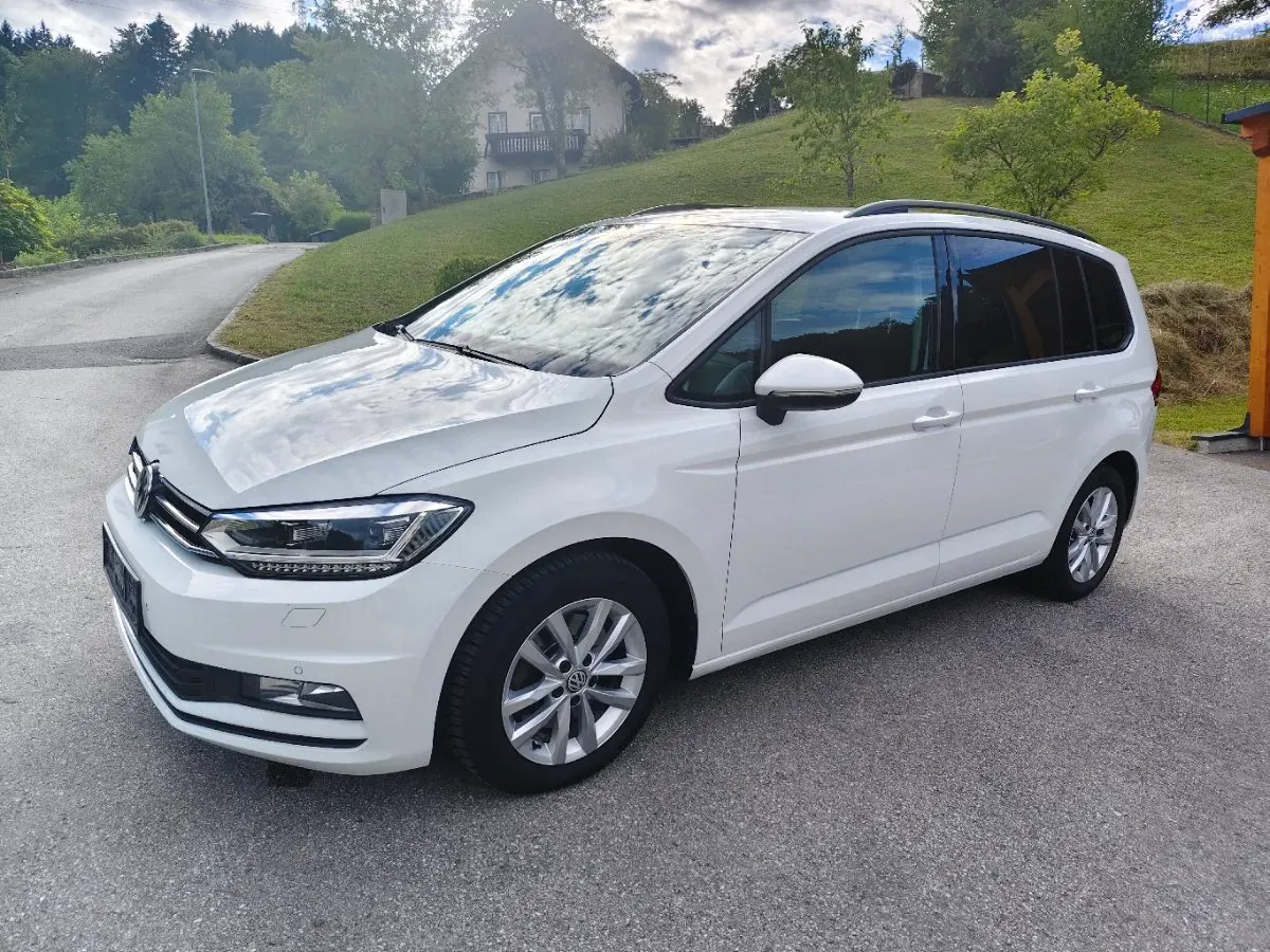 Volkswagen Touran 2017 photo 3