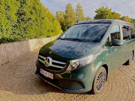 Mercedes-Benz V220 D