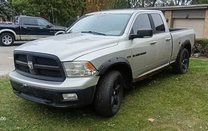 Dodge Ram 1500 2010 photo 2