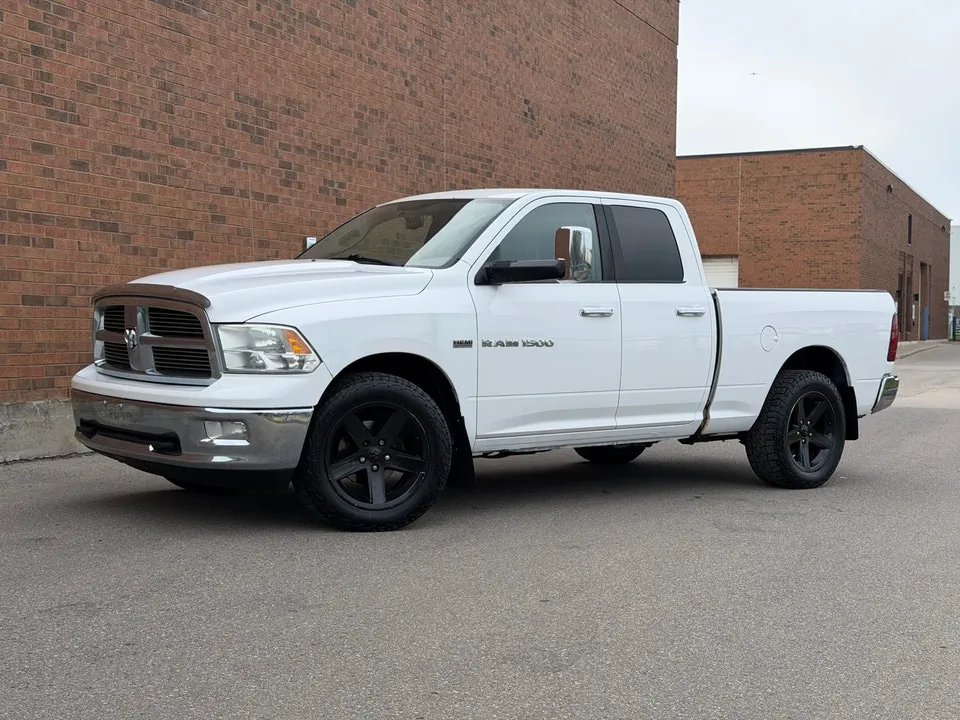 Dodge Ram 1500 2011 photo 2