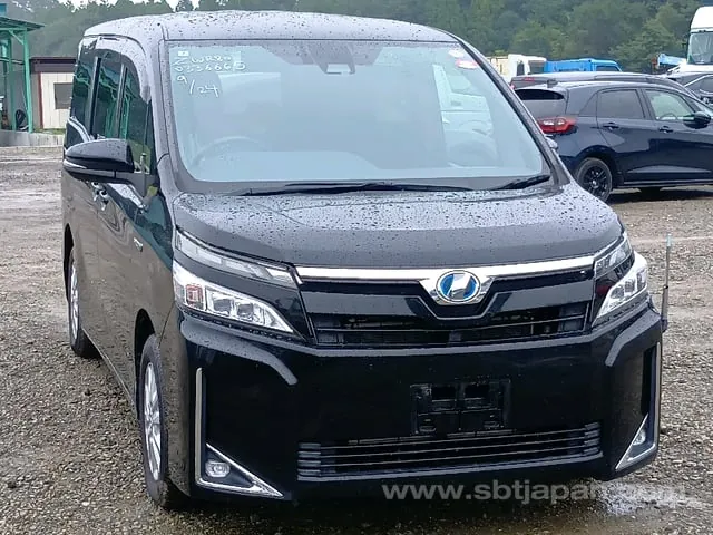 Toyota Voxy Hybrid V