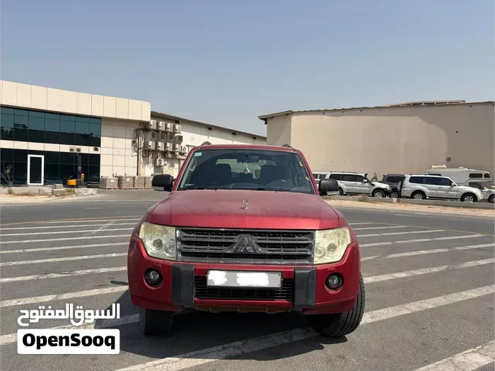 Mitsubishi Pajero 2010 photo 2