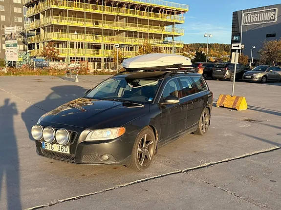 Volvo V70 2010 photo 2