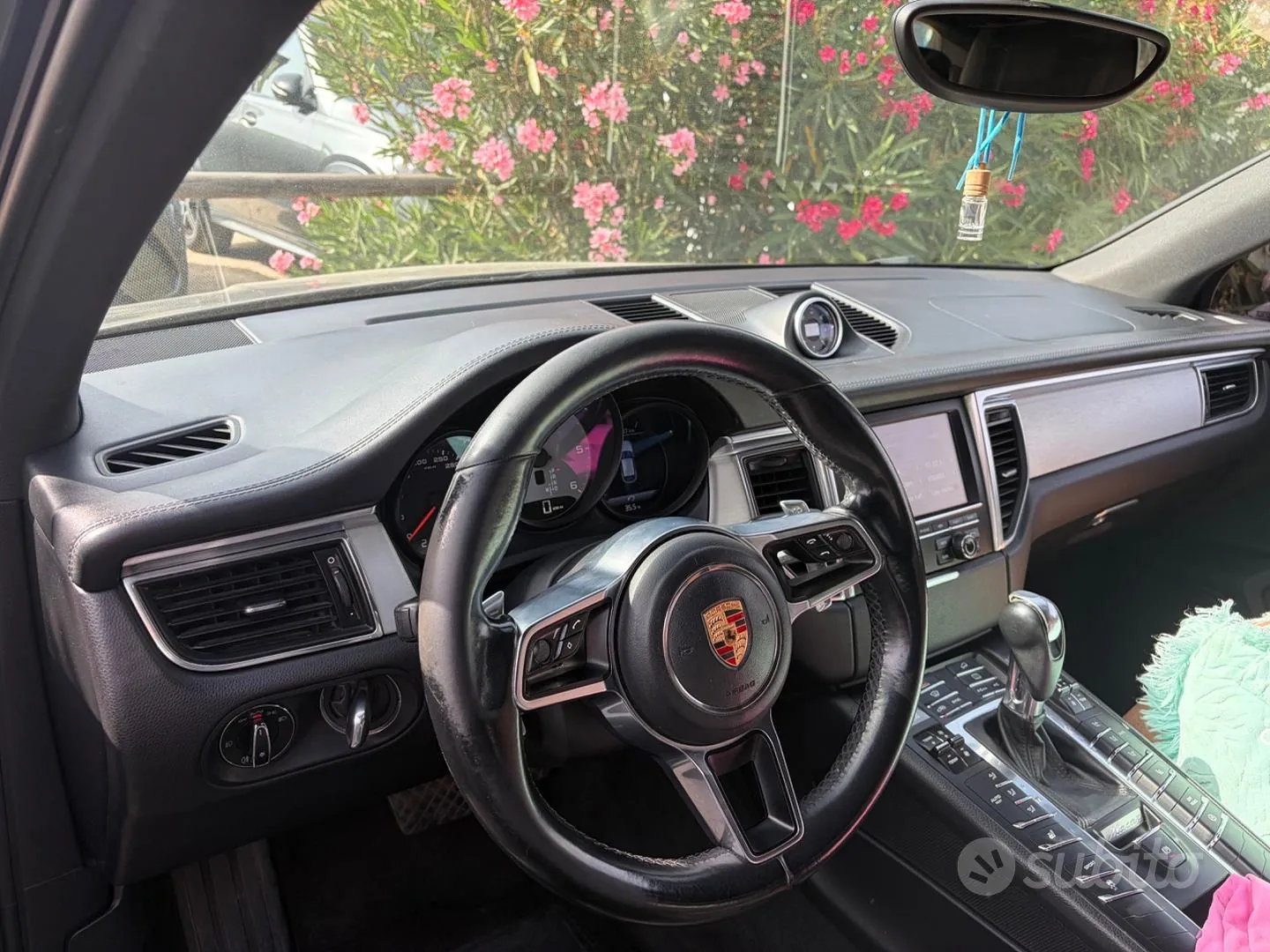Porsche Macan 2021 photo 2