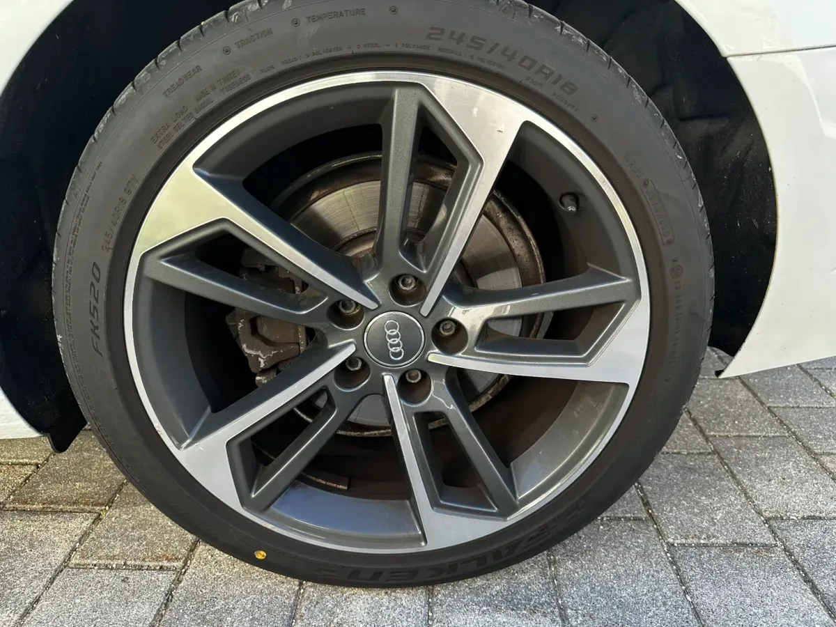 Audi A4 2016 photo 3