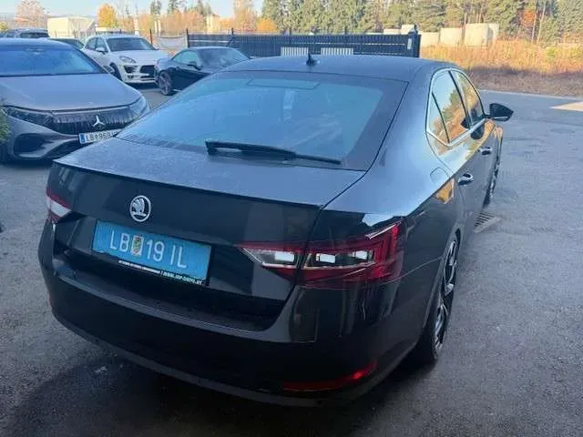 Skoda Superb 2017 photo 5