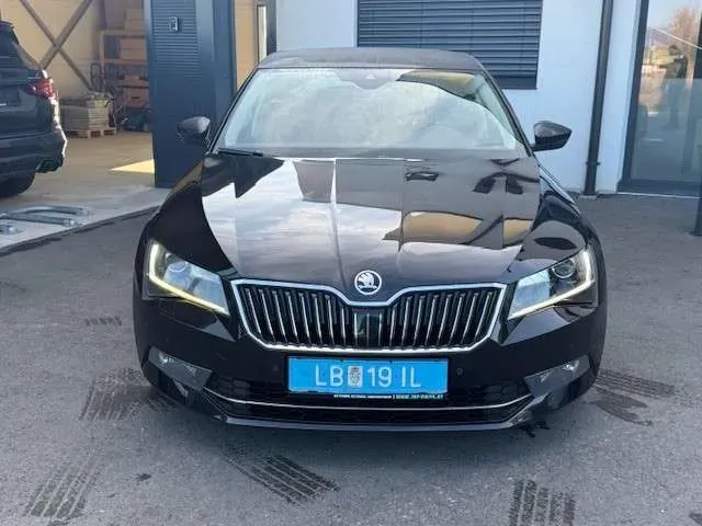 Skoda Superb 2017 photo 2