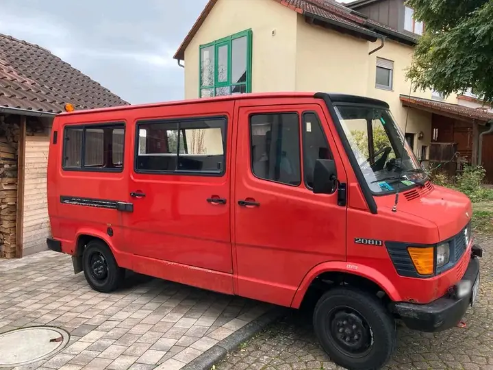 Mercedes-Benz T1