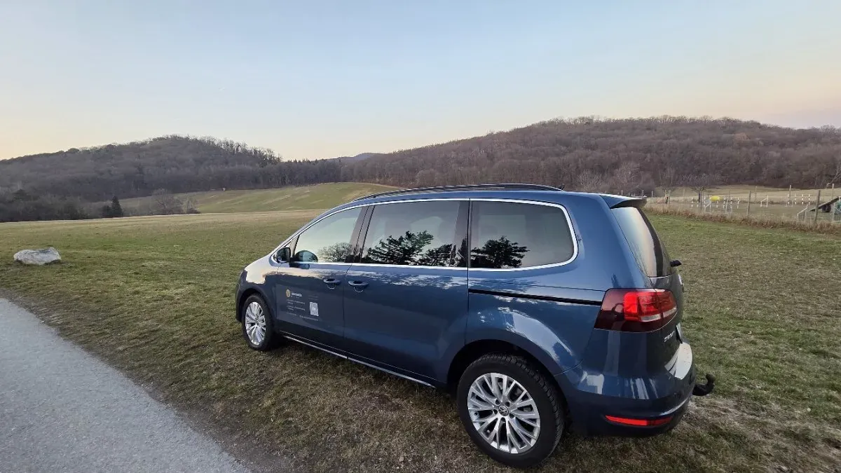 Volkswagen Sharan 2016 photo 2