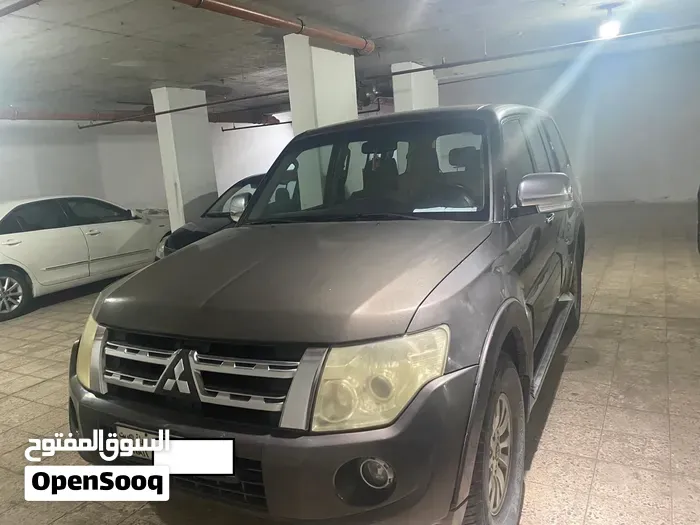 Mitsubishi Pajero 2013 photo 2