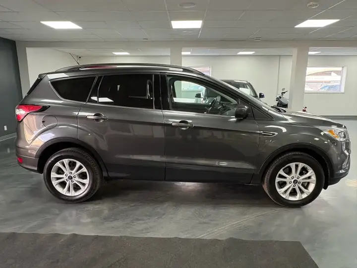 Ford Escape 2018 photo 3