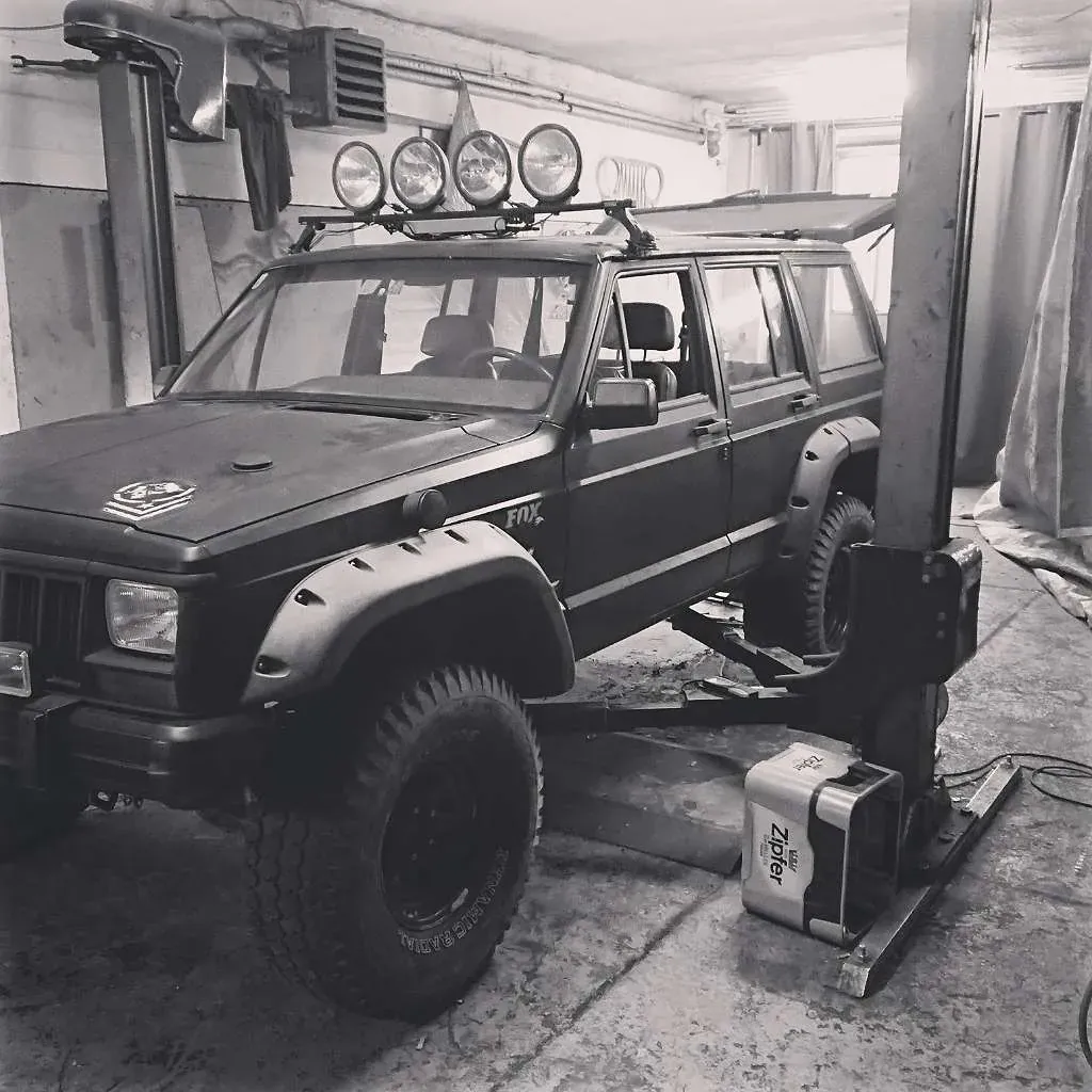 Jeep Cherokee 1992 photo 3