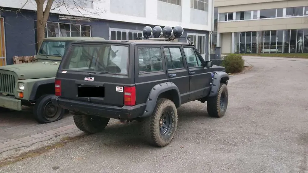 Jeep Cherokee 1992 photo 2
