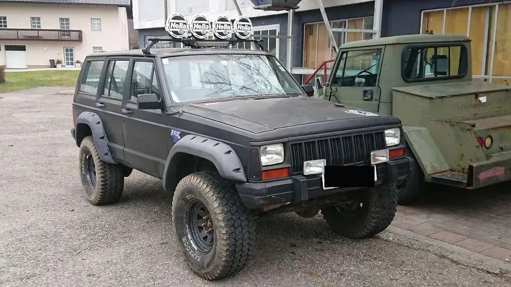 Jeep Cherokee