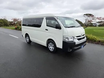 Toyota Hiace 2021 photo 2