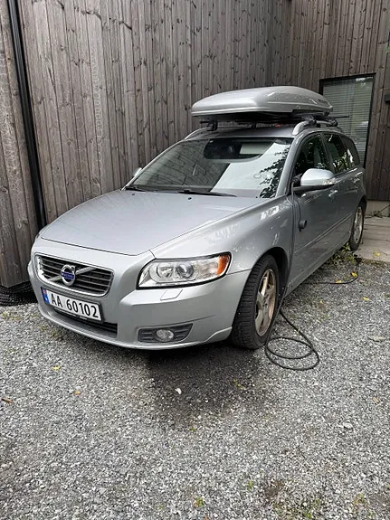 Volvo V50 2012 photo 2
