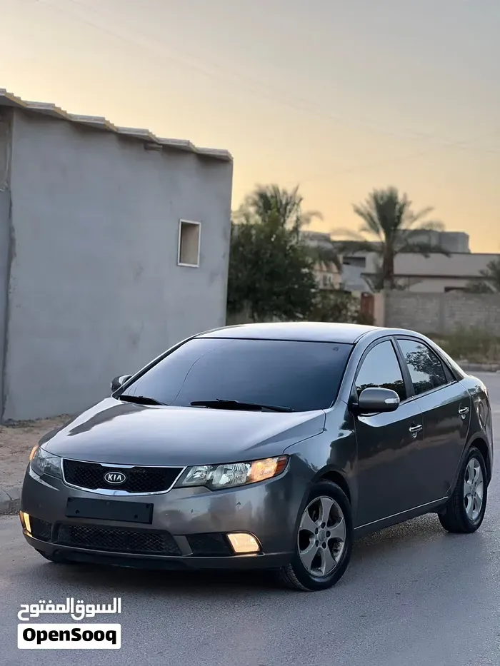 Kia Forte 2010 photo 2