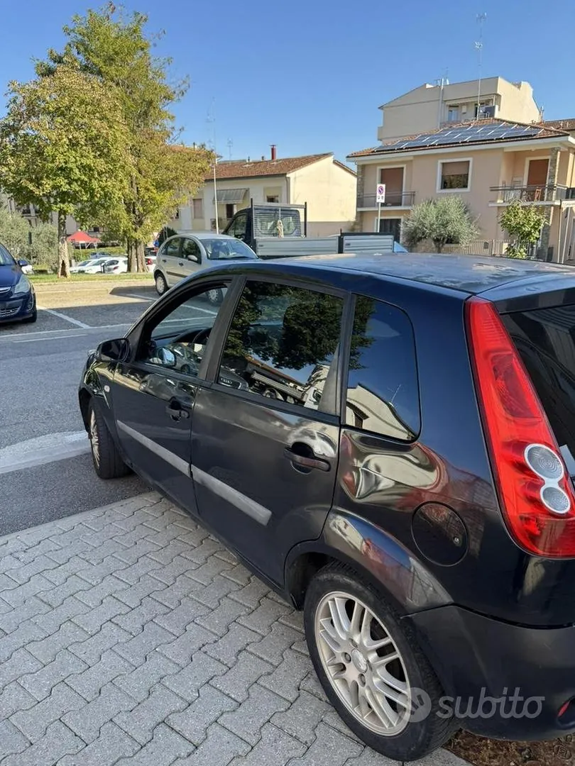 Ford Fiesta 2007 photo 3