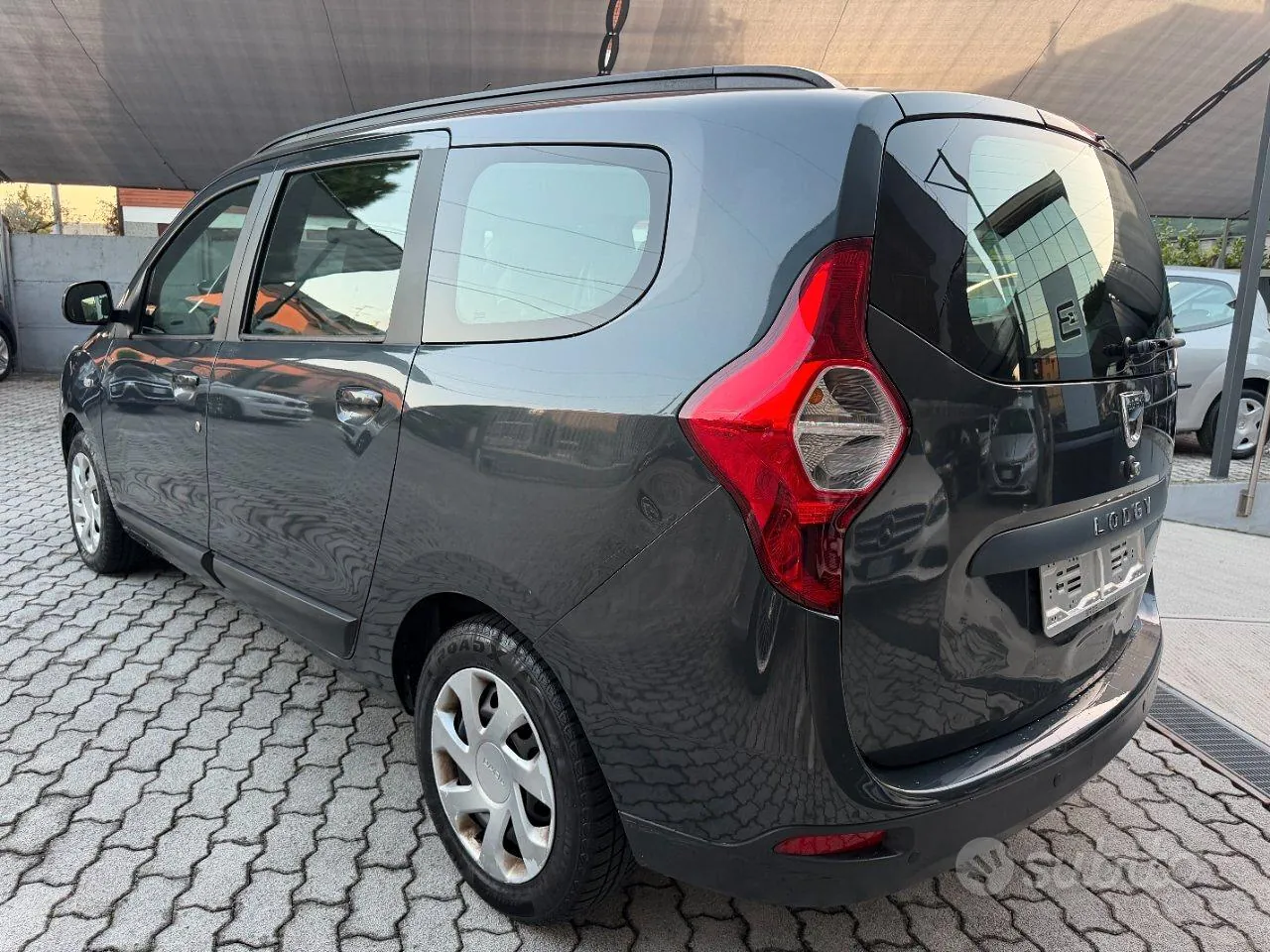 Dacia Lodgy 2013 photo 3