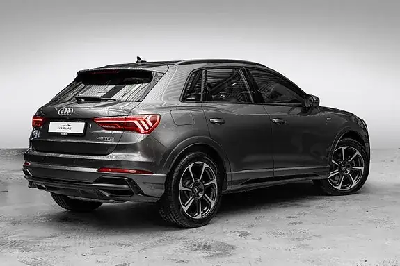 Audi Q3 2019 photo 2