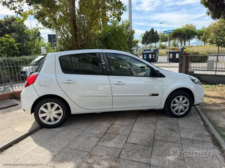 Renault Clio 2011 photo 3