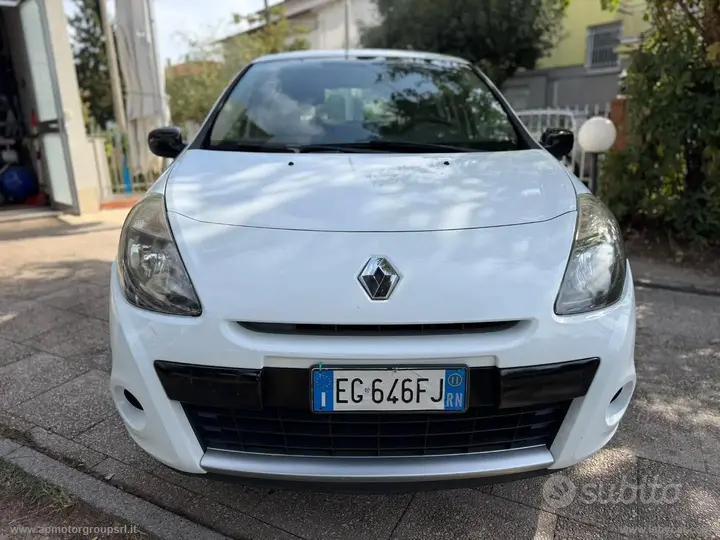 Renault Clio 2011 photo 5