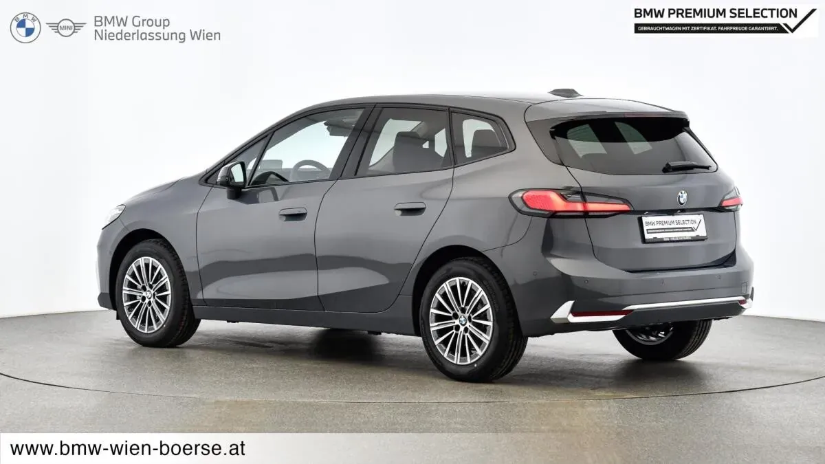 BMW 2 Series 2025 photo 3