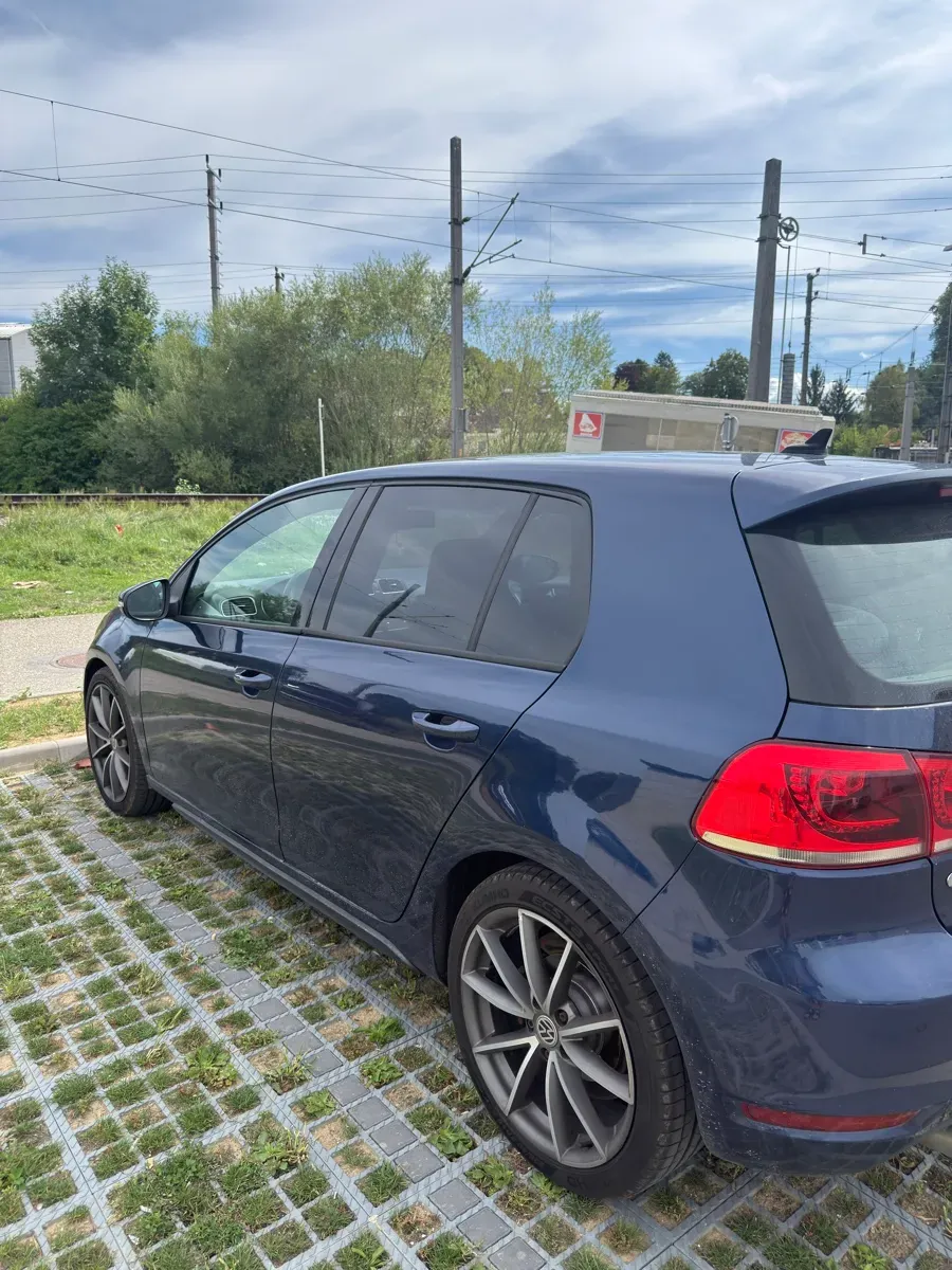 Volkswagen Golf 2011 photo 3