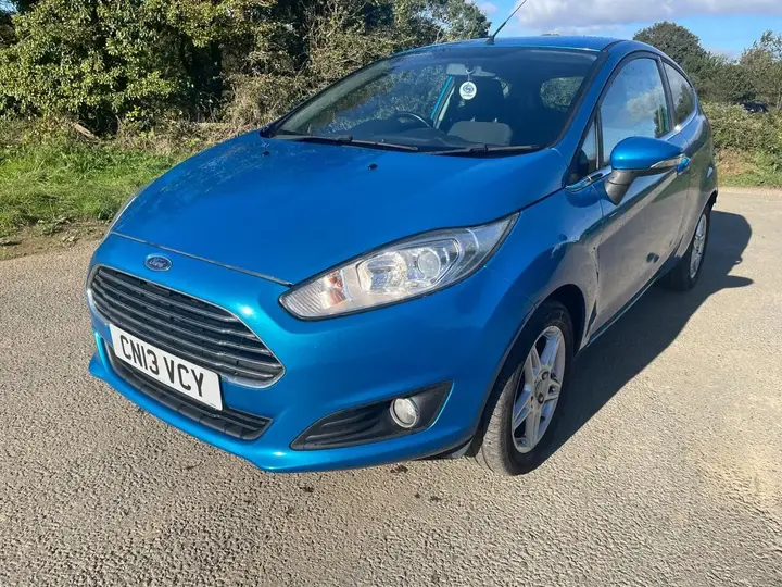 Ford Fiesta 2013 photo 2