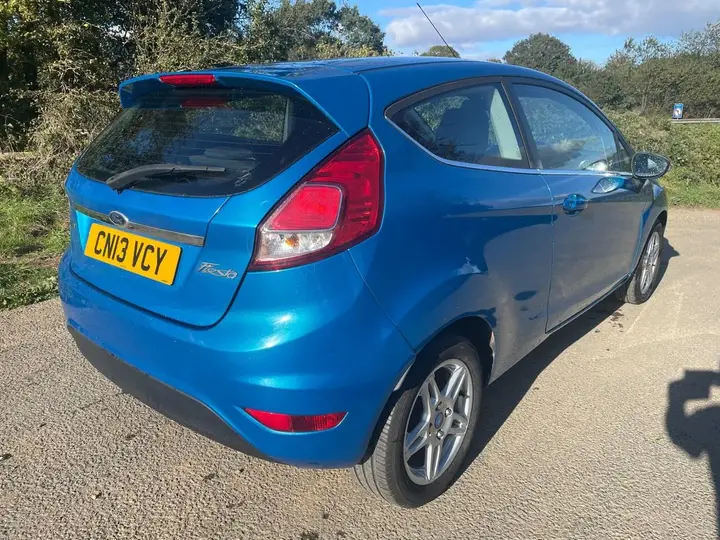 Ford Fiesta 2013 photo 3