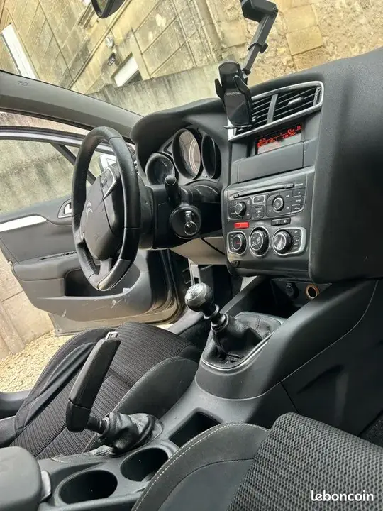 Citroen C4 2013 photo 3