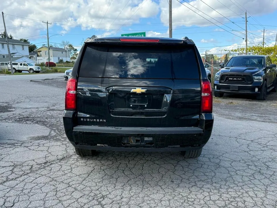 Chevrolet Suburban 2018 photo 4