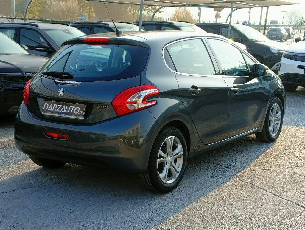 Peugeot 208 2013 photo 5