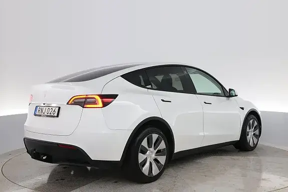 Tesla Model Y 2023 photo 5