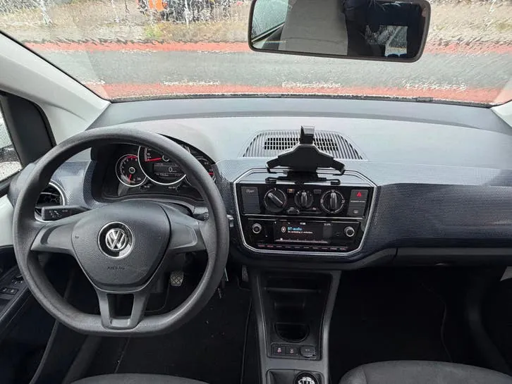 Volkswagen Up 2017 photo 3