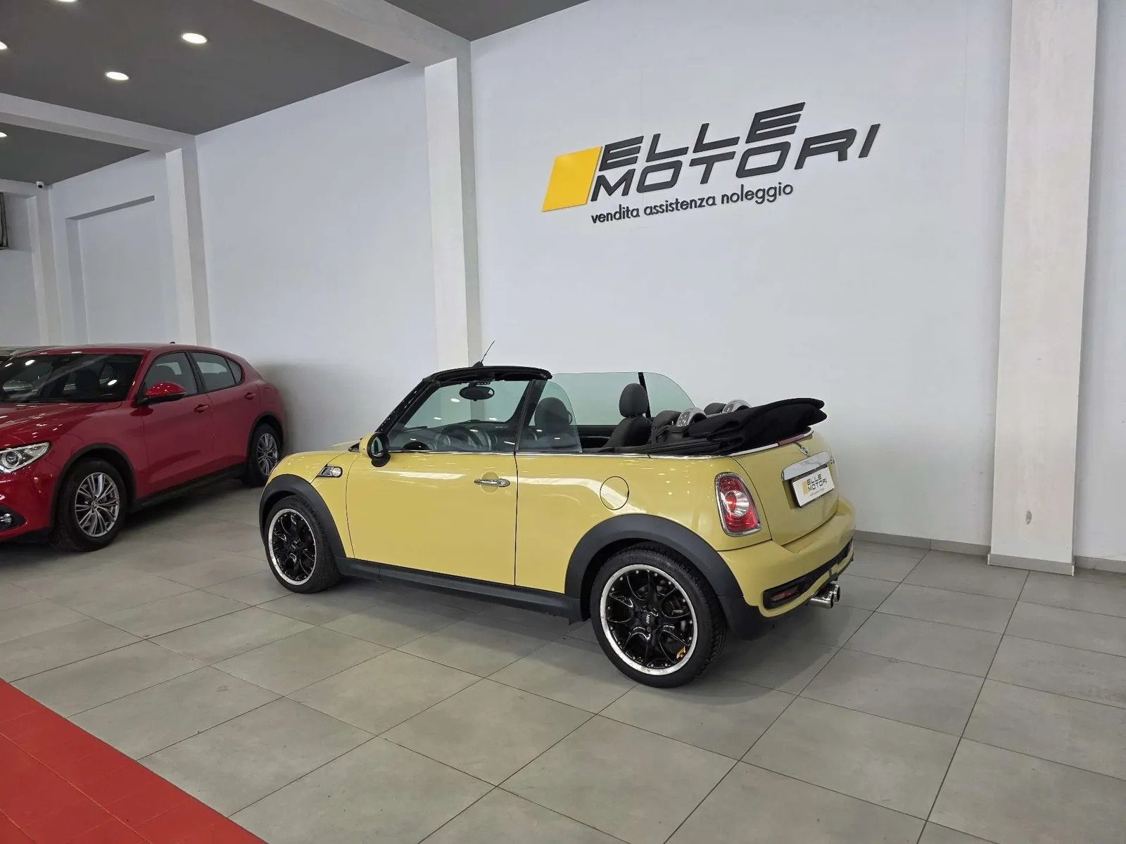 Mini Cooper S Cabrio 2010 photo 5