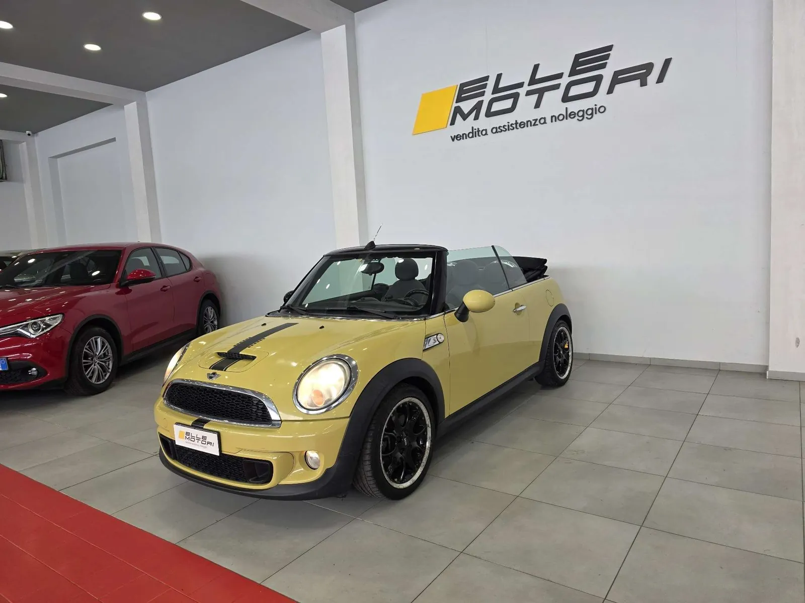 Mini Cooper S Cabrio 2010 photo 3