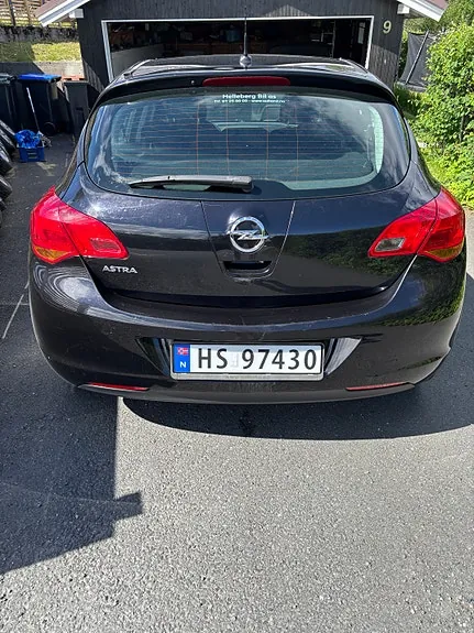 Opel Astra 2010 photo 4