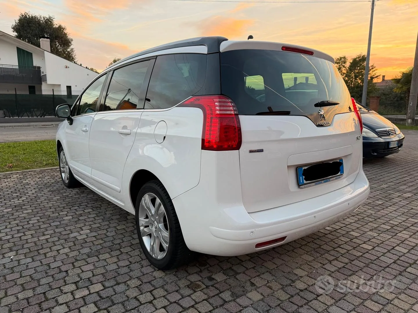 Peugeot 5008 2015 photo 4
