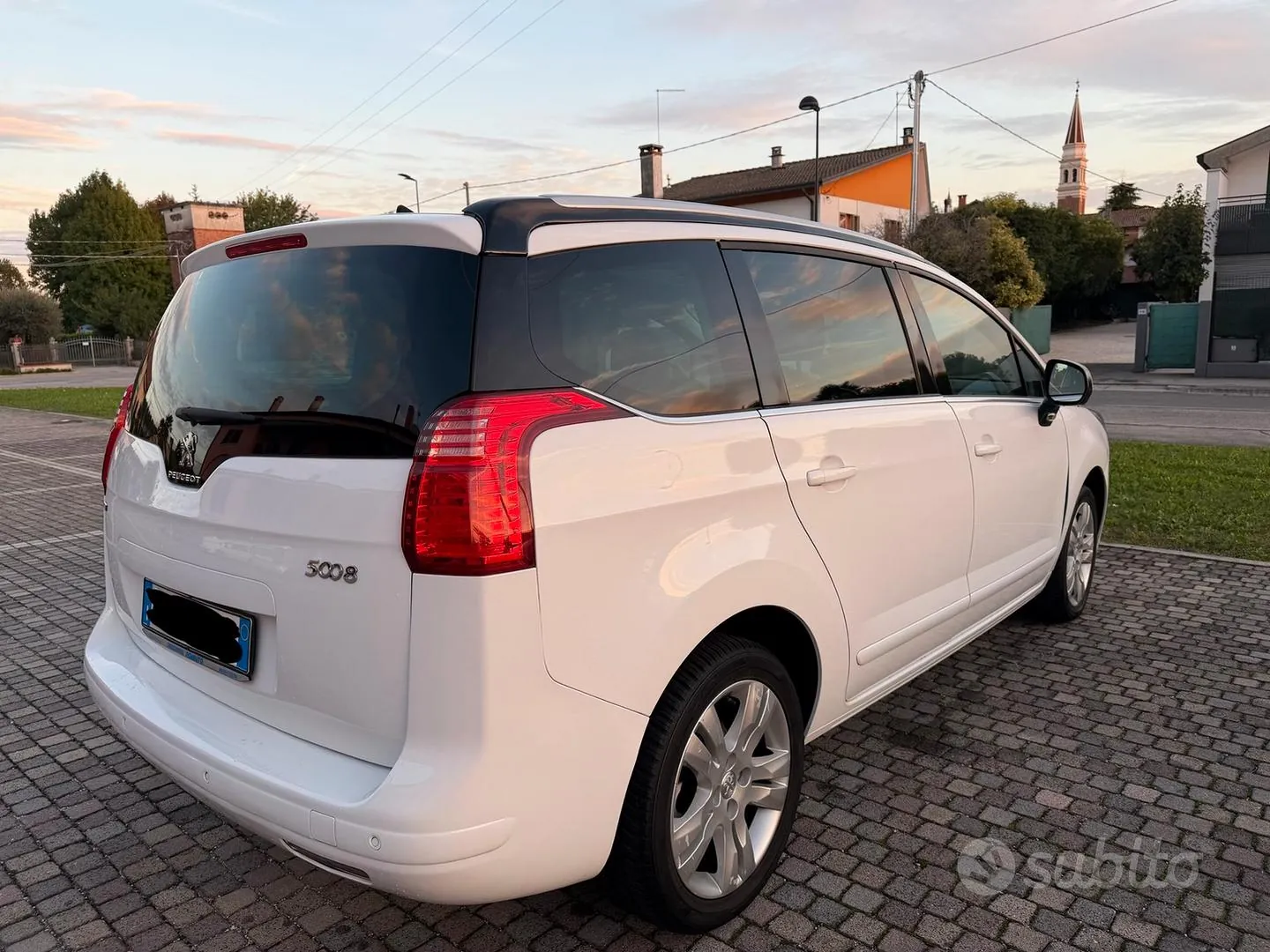 Peugeot 5008 2015 photo 2