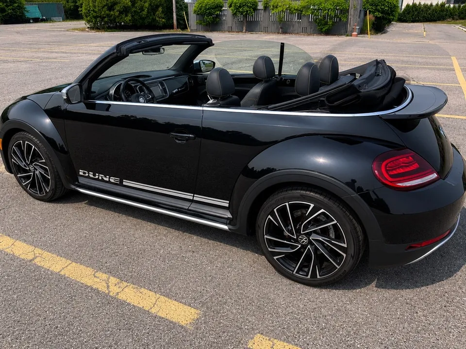 Volkswagen Beetle 2017 photo 2
