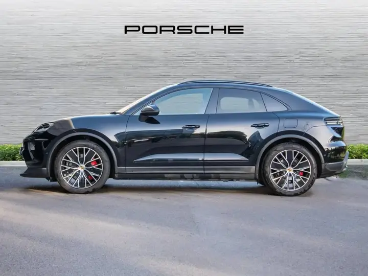 Porsche Macan 2024 photo 2