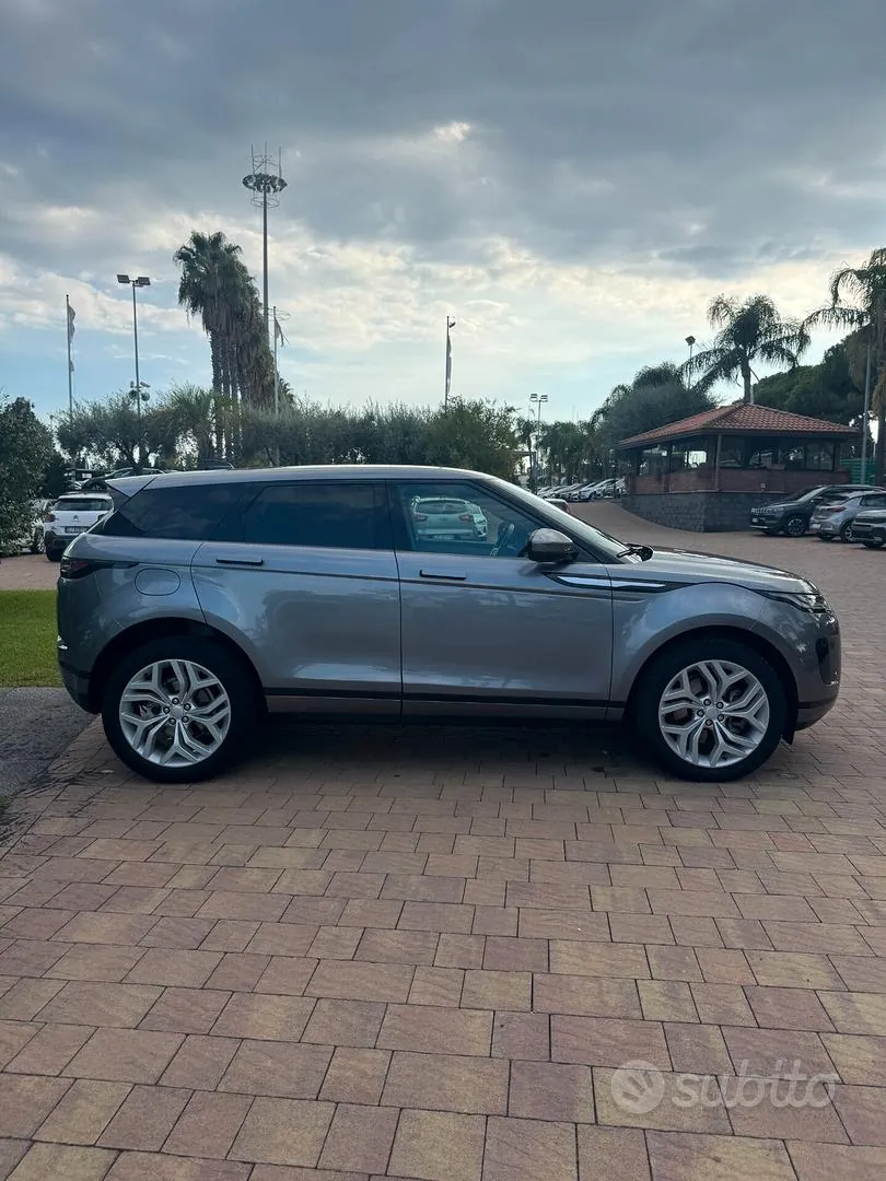 Land Rover Range Rover Evoque 2022 photo 4