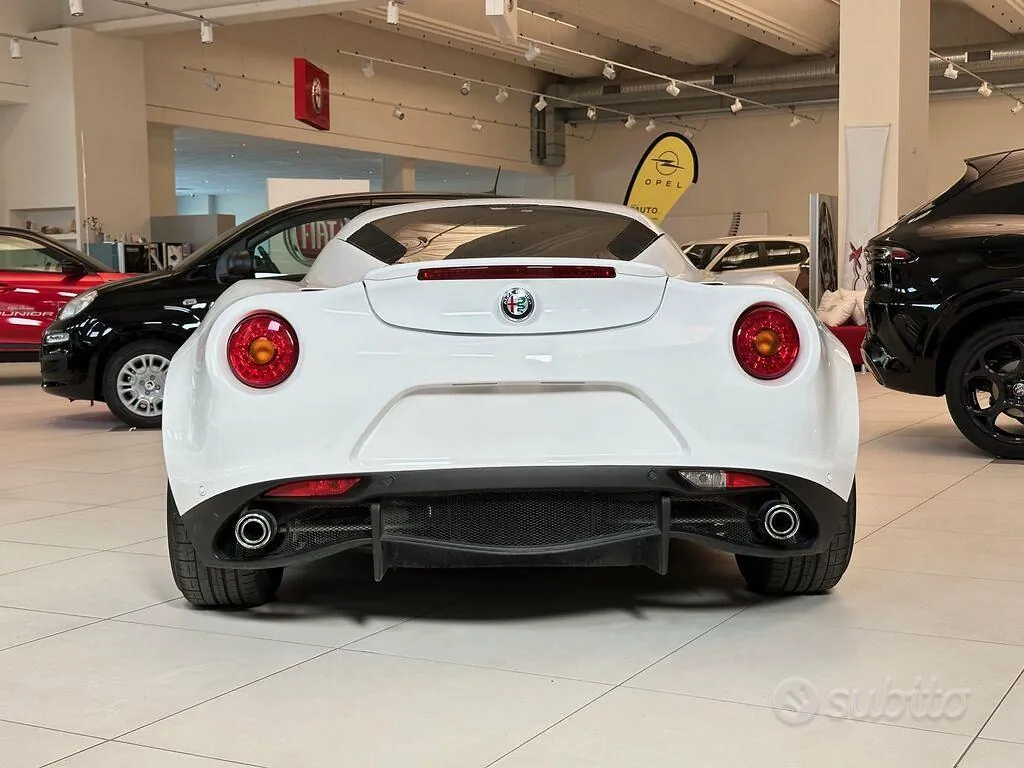 Alfa Romeo 4C 2017 photo 4