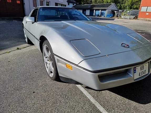 Chevrolet Corvette 1984 photo 2