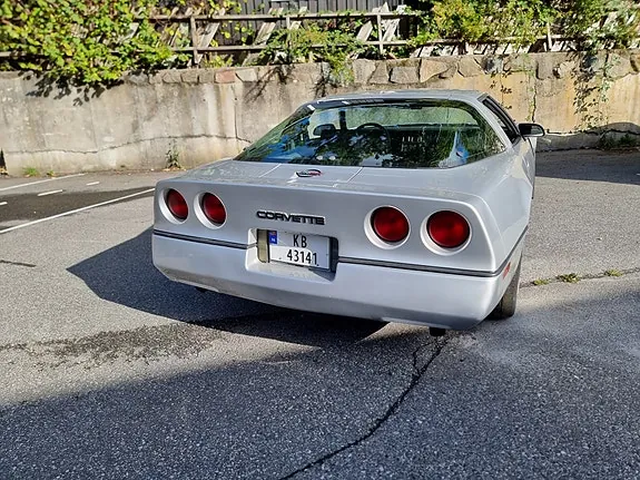 Chevrolet Corvette 1984 photo 3
