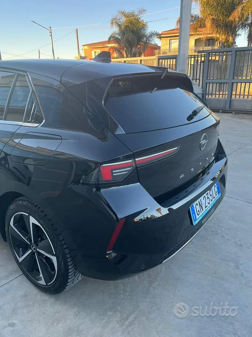 Opel Astra 2023 photo 2