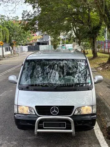 Mercedes-Benz Mb100