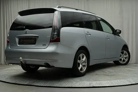 Mitsubishi Grandis 2006 photo 5