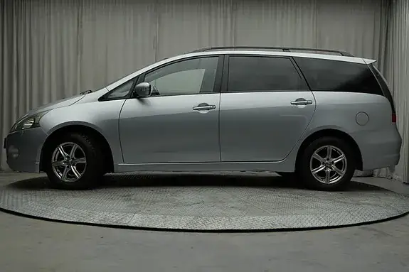 Mitsubishi Grandis 2006 photo 2